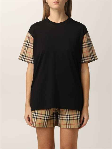 t-shirt burberry maniche